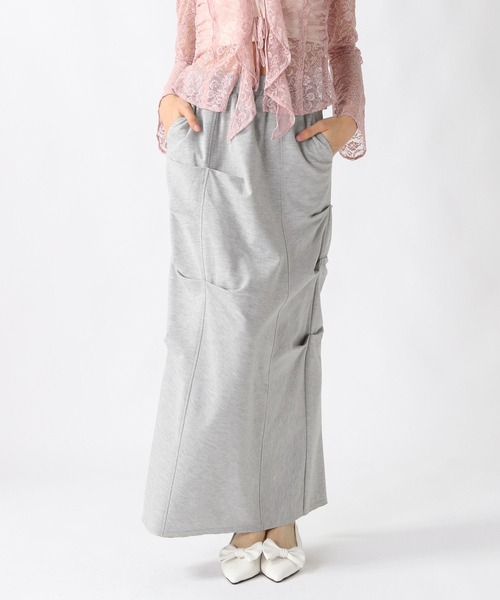 FOREVER 21（フォーエバー トゥエンティーワン）の「【2025SS】裏毛デザインタックロングスカート（スカート・レディース・ブラック/グレー・SMALL/MEDIUM）」の2枚目の写真