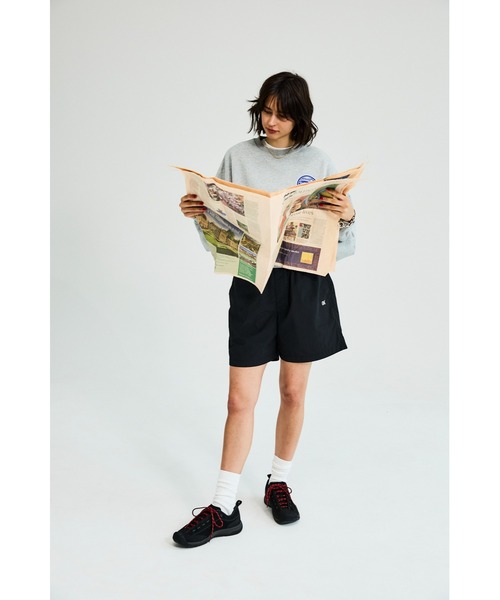 PARROTT CANVAS（パロットキャンバス）の「CROPPED WIDE SWEAT "Wilmington Hotel"（スウェット・レディース・ミックスグレー/ブラック・FREE）」の3枚目の写真