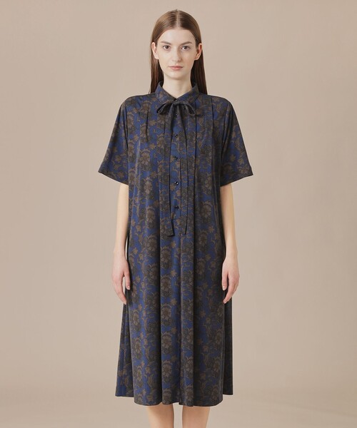 MACKINTOSH LONDON(マッキントッシュ ロンドン)の「【婦人画報掲載】【BIBURY FLOWER】トーナルバイブリーフラワージャージーワンピース(ワンピース・レディース・ネイビー/チャコールグレー・38/40)」の7枚目の写真