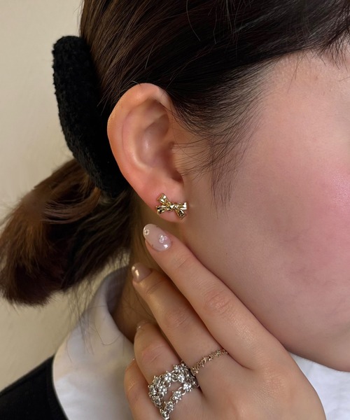 LOVE BY e.m. (ラブバイイーエム)の「プチリボンピアス/バレエコア/25SS/レディース(ピアス(片耳用)・レディース・シルバー/ゴールド/ブラック・FREE)」の10枚目の写真