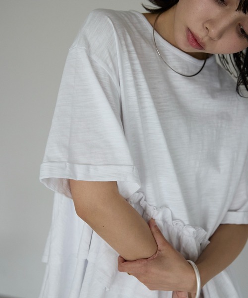 SOTT(ソット)の「Frill hem T-shirt フリルヘムTシャツ(Tシャツ/カットソー・レディース・ブラック/オフホワイト・FREE)」の8枚目の写真