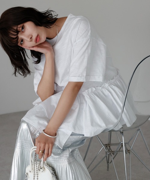 SOTT(ソット)の「Frill hem T-shirt フリルヘムTシャツ(Tシャツ/カットソー・レディース・ブラック/オフホワイト・FREE)」の22枚目の写真