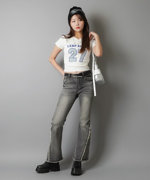 SPINNS（スピンズ）の「ギャザー入りVネックカットソー/27（Tシャツ/カットソー・レディース・オフホワイト/レッド/ネイビー/ブラック・ONESIZE）」の21枚目の写真