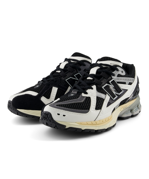 Spick & Span（スピックアンドスパン）の「NEW BALANCE / ニューバランス 1906N（スニーカー・レディース・ブラック/グレー・23cm/23.5cm/24cm/24.5cm/25cm）」の3枚目の写真