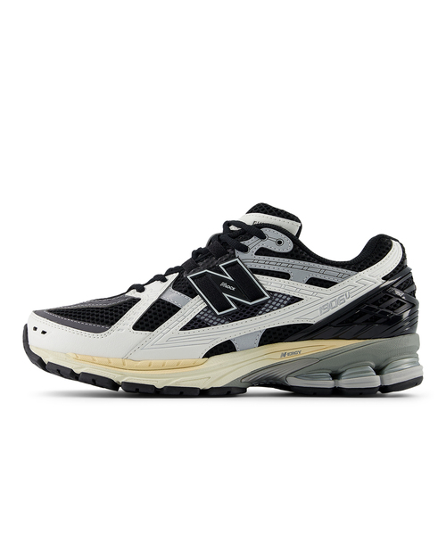 Spick & Span（スピックアンドスパン）の「NEW BALANCE / ニューバランス 1906N（スニーカー・レディース・ブラック/グレー・23cm/23.5cm/24cm/24.5cm/25cm）」の4枚目の写真