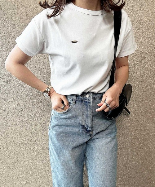 GeeRA（ジーラ）の「ロゴプレート付コンパクトＴシャツ（Tシャツ/カットソー・レディース・オフホワイト/モカ/ブラック・LARGE/MEDIUM）」の9枚目の写真