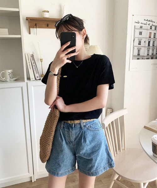 GeeRA（ジーラ）の「ロゴプレート付コンパクトＴシャツ（Tシャツ/カットソー・レディース・オフホワイト/モカ/ブラック・LARGE/MEDIUM）」の21枚目の写真