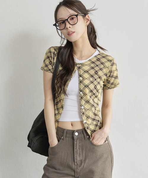 UNE MANSION（ユヌマンション）の「【UNE ORIGINAL】デイリーチェックシースールー半袖カーディガン（カーディガン/ボレロ・レディース・アイボリー/ブラック/ベージュ/イエロー・FREE）」の4枚目の写真