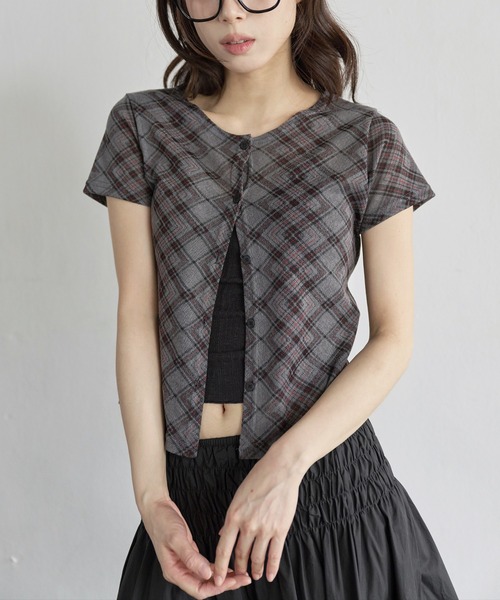 UNE MANSION（ユヌマンション）の「【UNE ORIGINAL】デイリーチェックシースールー半袖カーディガン（カーディガン/ボレロ・レディース・アイボリー/ブラック/ベージュ/イエロー・FREE）」の22枚目の写真