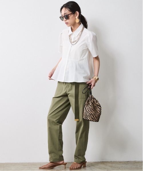 CHIC STYLE(シックスタイル)の「フレアデザインシャツ<大きいサイズ有>シックスタイル(シャツ/ブラウス・レディース・オフホワイト/ベージュ・L/M/5L/4L/3L/LL)」の3枚目の写真