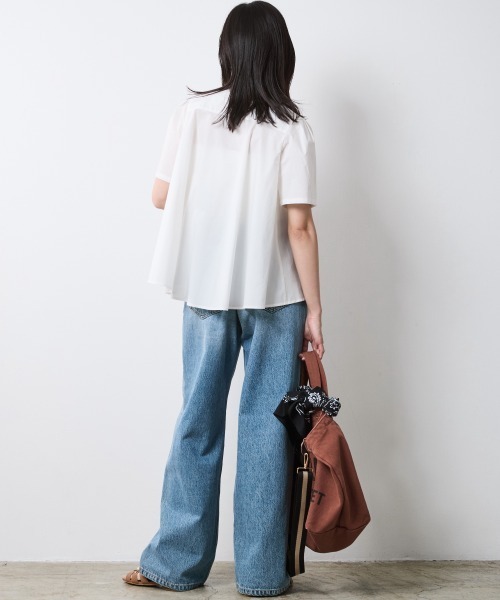 CHIC STYLE(シックスタイル)の「フレアデザインシャツ<大きいサイズ有>シックスタイル(シャツ/ブラウス・レディース・オフホワイト/ベージュ・L/M/5L/4L/3L/LL)」の7枚目の写真