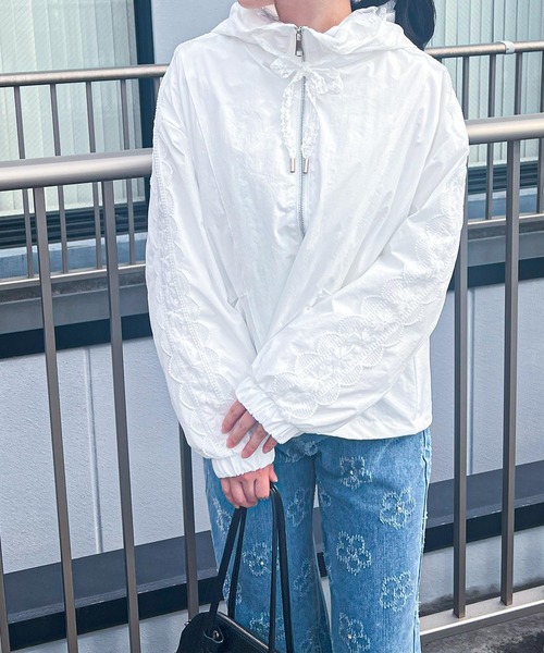 frunco(フランコ)の「【ZOZO限定】レースナイロンパーカー(ナイロンジャケット・レディース・ブルー/ベージュ/ホワイト・MEDIUM)」の8枚目の写真