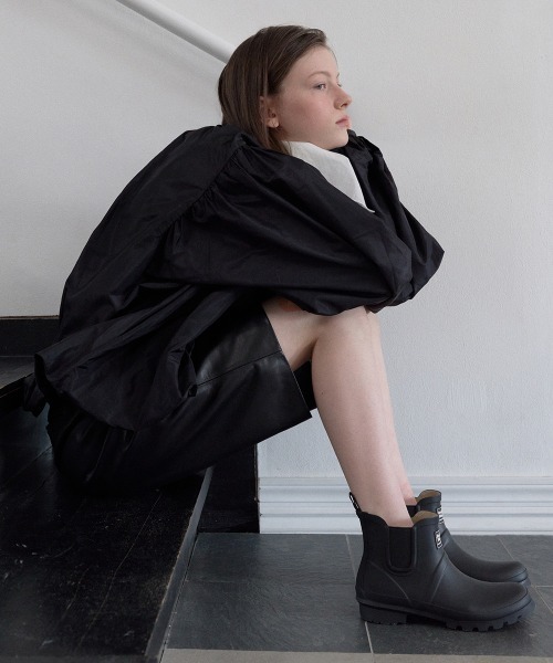 ROCKFISH WEATHERWEAR（ロックフィッシュウェザーウェア）の「ORIGINAL CHELSEA RAINBOOTS（レインシューズ・レディース・ブラック/ブラウン/グレー/アイボリー/イエロー/ベージュ/ピンク/バーガンディー・23.5㎝/24.0cm/23.0cm/25.0cm/24.5cm）」の9枚目の写真