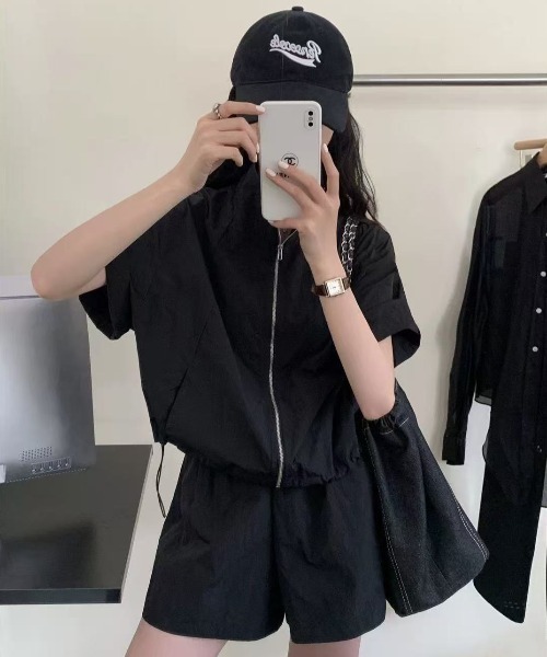 Mela(メラ)の「【セットアップ】トラックジャケット+ショートパンツ(セットアップ・レディース・ベージュ/ピンク/ホワイト/グレー/ブラック・FREE)」の3枚目の写真