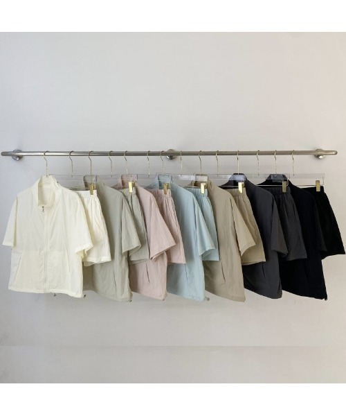 Mela(メラ)の「【セットアップ】トラックジャケット+ショートパンツ(セットアップ・レディース・ベージュ/ピンク/ホワイト/グレー/ブラック・FREE)」の8枚目の写真