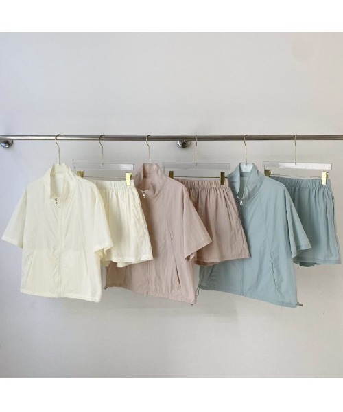 Mela(メラ)の「【セットアップ】トラックジャケット+ショートパンツ(セットアップ・レディース・ベージュ/ピンク/ホワイト/グレー/ブラック・FREE)」の9枚目の写真