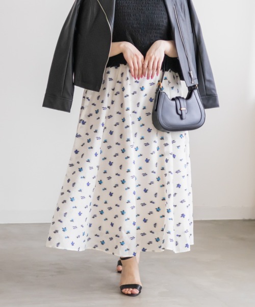 CLETTE(クレット)の「シアー花柄タックスカート(スカート・レディース・ブラック/オフホワイト・4L/3L/LL)」の2枚目の写真