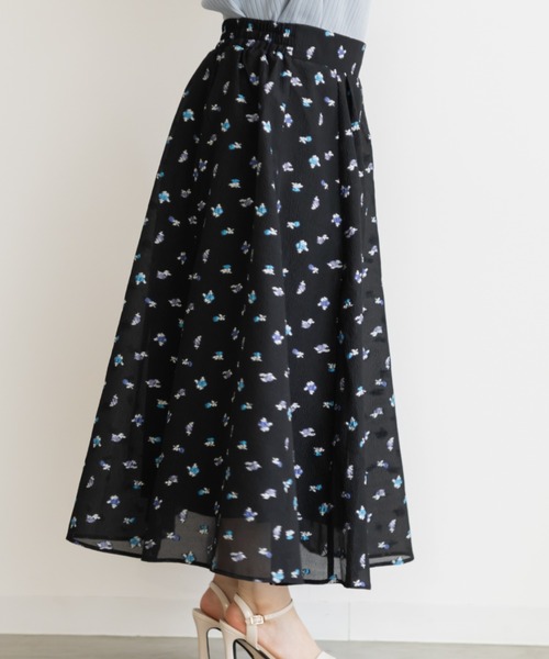 CLETTE(クレット)の「シアー花柄タックスカート(スカート・レディース・ブラック/オフホワイト・4L/3L/LL)」の9枚目の写真