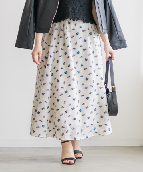 CLETTE(クレット)の「シアー花柄タックスカート(スカート・レディース・ブラック/オフホワイト・4L/3L/LL)」の3枚目の写真