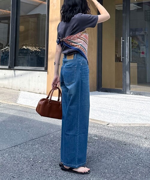 fredy emue（フレディエミュ）の「ドロストセミワイドデニムパンツ（デニムパンツ・レディース・ブルー/サックスブルー・36/38）」の16枚目の写真