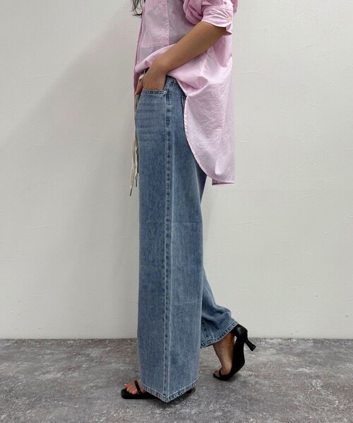 fredy emue（フレディエミュ）の「ドロストセミワイドデニムパンツ（デニムパンツ・レディース・ブルー/サックスブルー・36/38）」の3枚目の写真