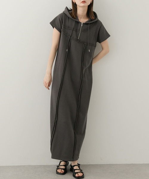 SENSE OF PLACE by URBAN RESEARCH(センスオブプレイスバイアーバンリサーチ)の「フーディージップワンピース(ワンピース・レディース・キャメル/チャコールグレー/グレー・S/ONE)」の2枚目の写真