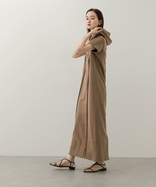 SENSE OF PLACE by URBAN RESEARCH(センスオブプレイスバイアーバンリサーチ)の「フーディージップワンピース(ワンピース・レディース・キャメル/チャコールグレー/グレー・S/ONE)」の7枚目の写真
