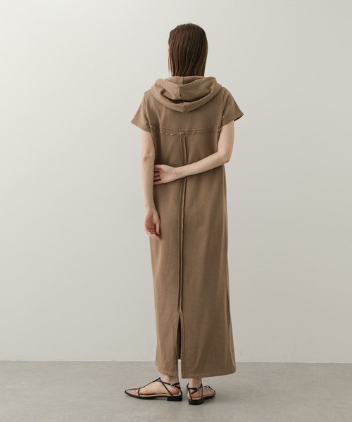 SENSE OF PLACE by URBAN RESEARCH(センスオブプレイスバイアーバンリサーチ)の「フーディージップワンピース(ワンピース・レディース・キャメル/チャコールグレー/グレー・S/ONE)」の8枚目の写真