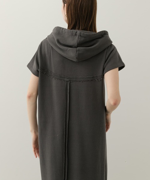 SENSE OF PLACE by URBAN RESEARCH(センスオブプレイスバイアーバンリサーチ)の「フーディージップワンピース(ワンピース・レディース・キャメル/チャコールグレー/グレー・S/ONE)」の9枚目の写真