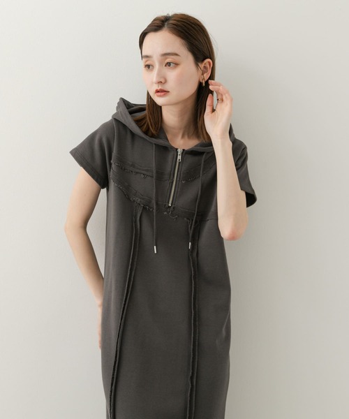 SENSE OF PLACE by URBAN RESEARCH(センスオブプレイスバイアーバンリサーチ)の「フーディージップワンピース(ワンピース・レディース・キャメル/チャコールグレー/グレー・S/ONE)」の10枚目の写真