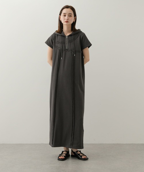 SENSE OF PLACE by URBAN RESEARCH(センスオブプレイスバイアーバンリサーチ)の「フーディージップワンピース(ワンピース・レディース・キャメル/チャコールグレー/グレー・S/ONE)」の12枚目の写真