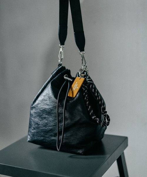 LEPSIM（レプシィム）の「マルチWAYチャーム付きバッグ　494495（ショルダーバッグ・レディース・ライトグレー/ダークブラウン/ブラック/ブラウン/ガンメタ/ブラック系その他・ONE SIZE）」の3枚目の写真