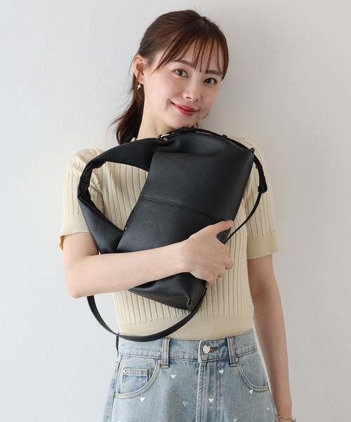 BLUEEAST（ブルーイースト）の「2WAYソフトレザーハンドバッグ（ハンドバッグ・レディース・グレイッシュベージュ/ブラック・FREE）」の11枚目の写真