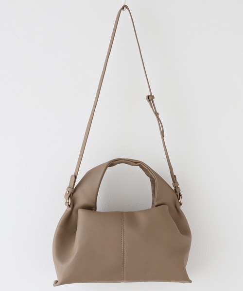 BLUEEAST（ブルーイースト）の「2WAYソフトレザーハンドバッグ（ハンドバッグ・レディース・グレイッシュベージュ/ブラック・FREE）」の12枚目の写真