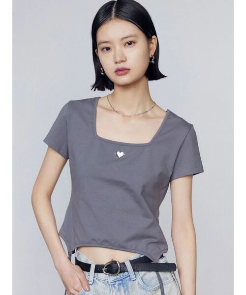 EMODA（エモダ）の「スクエアネックギャザートップ（Tシャツ/カットソー・レディース・ホワイト/グレー/ブラック・FREE）」の17枚目の写真