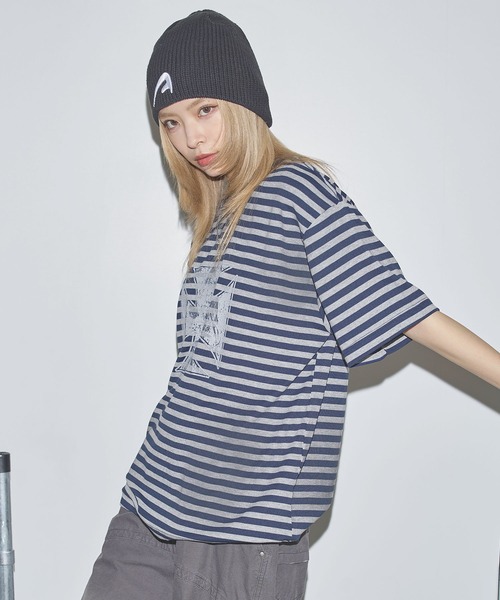 MSG(エムエスジー)の「オーバーサイズグラフィックボーダー半袖Tシャツ【UNISEX】(Tシャツ/カットソー・メンズ・ブラック/ネイビー・S/M/L)」の11枚目の写真