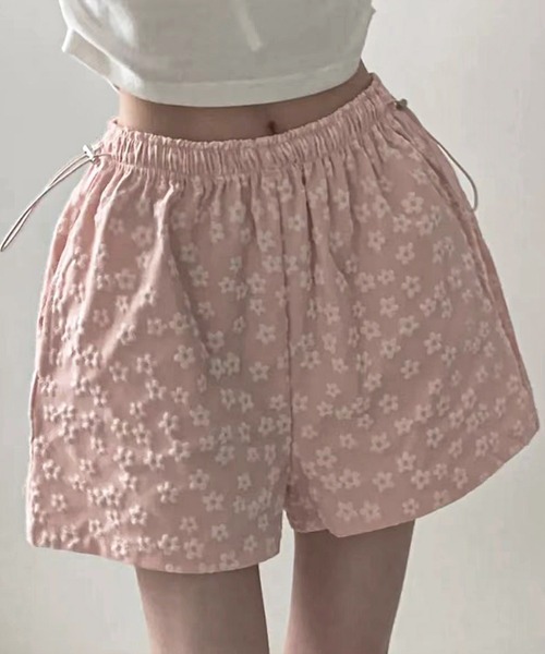 frunco（フランコ）の「【ZOZO限定】フラワーエンボスショートパンツ（その他パンツ・レディース・ブラック/ホワイト/ピンク・FREE）」の3枚目の写真