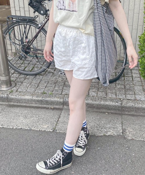 frunco（フランコ）の「【ZOZO限定】フラワーエンボスショートパンツ（その他パンツ・レディース・ブラック/ホワイト/ピンク・FREE）」の6枚目の写真