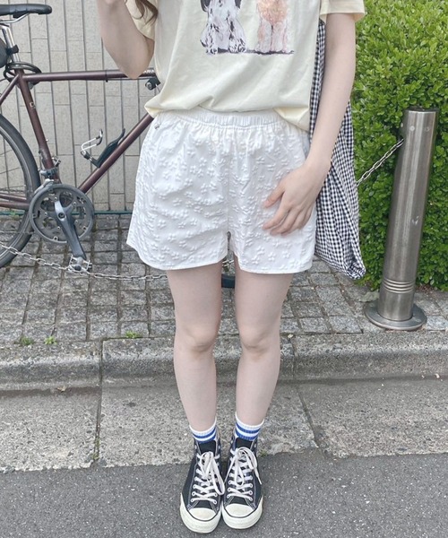 frunco（フランコ）の「【ZOZO限定】フラワーエンボスショートパンツ（その他パンツ・レディース・ブラック/ホワイト/ピンク・FREE）」の8枚目の写真