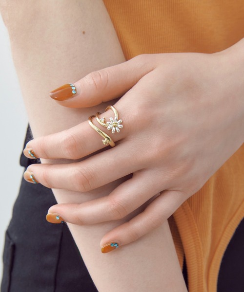 GOLDY（ゴールディ）の「リトル ブルーム リング（リング・レディース・ゴールド/シルバー×ゴールド/シルバー・FREE）」の9枚目の写真