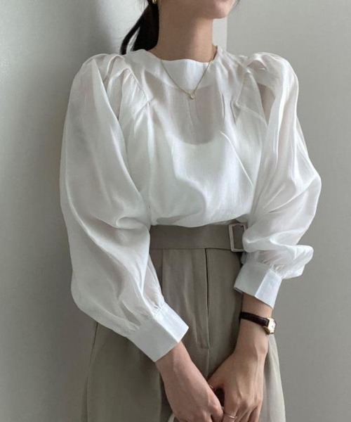 maison de LATIR(メゾンドラティール)の「春夏オフィススタイルのパフスリーブ長袖シャツ(シャツ/ブラウス・レディース・ブラック/グレー/ホワイト・ONESIZE)」の5枚目の写真