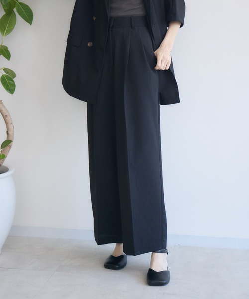 RU.TI.LE(ルチル)の「【RU.TI.LE】美シルエットワイドパンツ(その他パンツ・レディース・アイボリー/ブラック・MEDIUM)」の9枚目の写真