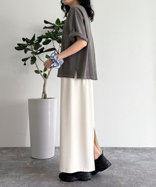 fredy emue（フレディエミュ）の「ピグメント刺繍クロップドTシャツ（Tシャツ/カットソー・レディース・チャコールグレー/ベージュ/ピンク・38）」の18枚目の写真