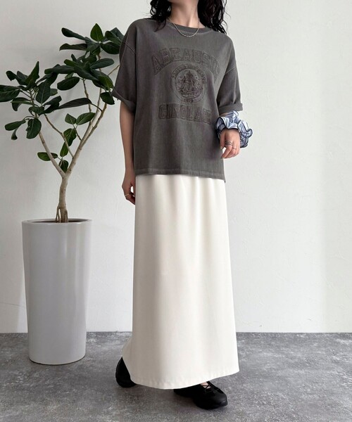 fredy emue（フレディエミュ）の「ピグメント刺繍クロップドTシャツ（Tシャツ/カットソー・レディース・チャコールグレー/ベージュ/ピンク・38）」の16枚目の写真