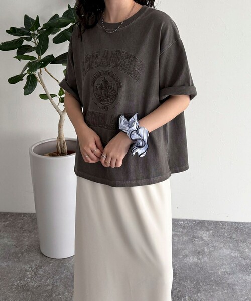 fredy emue（フレディエミュ）の「ピグメント刺繍クロップドTシャツ（Tシャツ/カットソー・レディース・チャコールグレー/ベージュ/ピンク・38）」の15枚目の写真