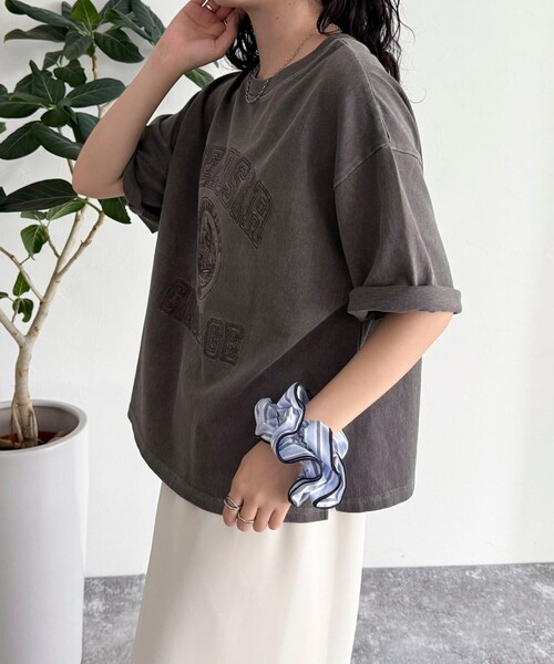 fredy emue（フレディエミュ）の「ピグメント刺繍クロップドTシャツ（Tシャツ/カットソー・レディース・チャコールグレー/ベージュ/ピンク・38）」の11枚目の写真