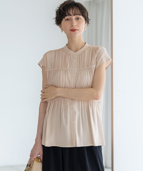 23区 S(ニジュウサンクチイサイサイズ)の「【接触冷感/WEB&一部店舗限定】レーヨンスパローン ティアード ブラウス(シャツ/ブラウス・レディース・ダークブラウン系/黄土色系/ブラック系/アイボリー系・32)」の4枚目の写真