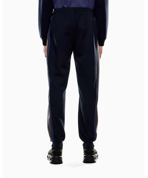 EMPORIO ARMANI EA7（エンポリオアルマーニイーエーセブン）の「<オンライン限定>【エンポリオ アルマーニ EA7】 Athletic Colour Block ジョガーパンツ ナイロン／ビスコース混紡（その他パンツ・メンズ・ネイビー/ダークアッシュ・LARGE/X-LARGE/SMALL/MEDIUM/XX-LARGE/X-SMALL）」の3枚目の写真