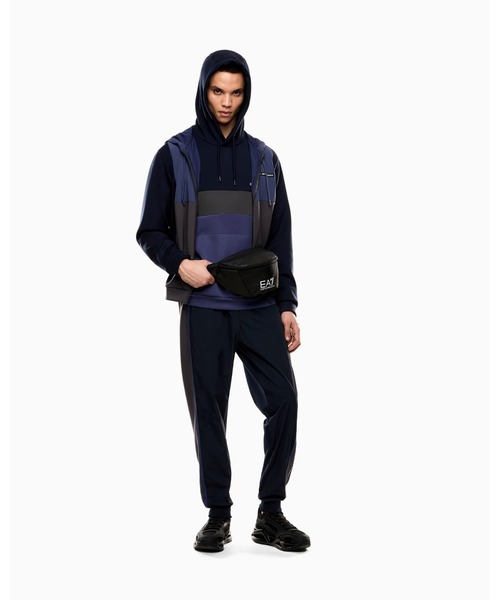 EMPORIO ARMANI EA7（エンポリオアルマーニイーエーセブン）の「<オンライン限定>【エンポリオ アルマーニ EA7】 Athletic Colour Block ジョガーパンツ ナイロン／ビスコース混紡（その他パンツ・メンズ・ネイビー/ダークアッシュ・LARGE/X-LARGE/SMALL/MEDIUM/XX-LARGE/X-SMALL）」の5枚目の写真