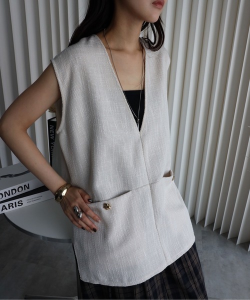 YENNA（イェンナ）の「【ツイードポケット金釦ベスト】Vネックベスト オールシーズン着用可能（ベスト・レディース・アイボリー/ブラック/グレー・FREE）」の9枚目の写真